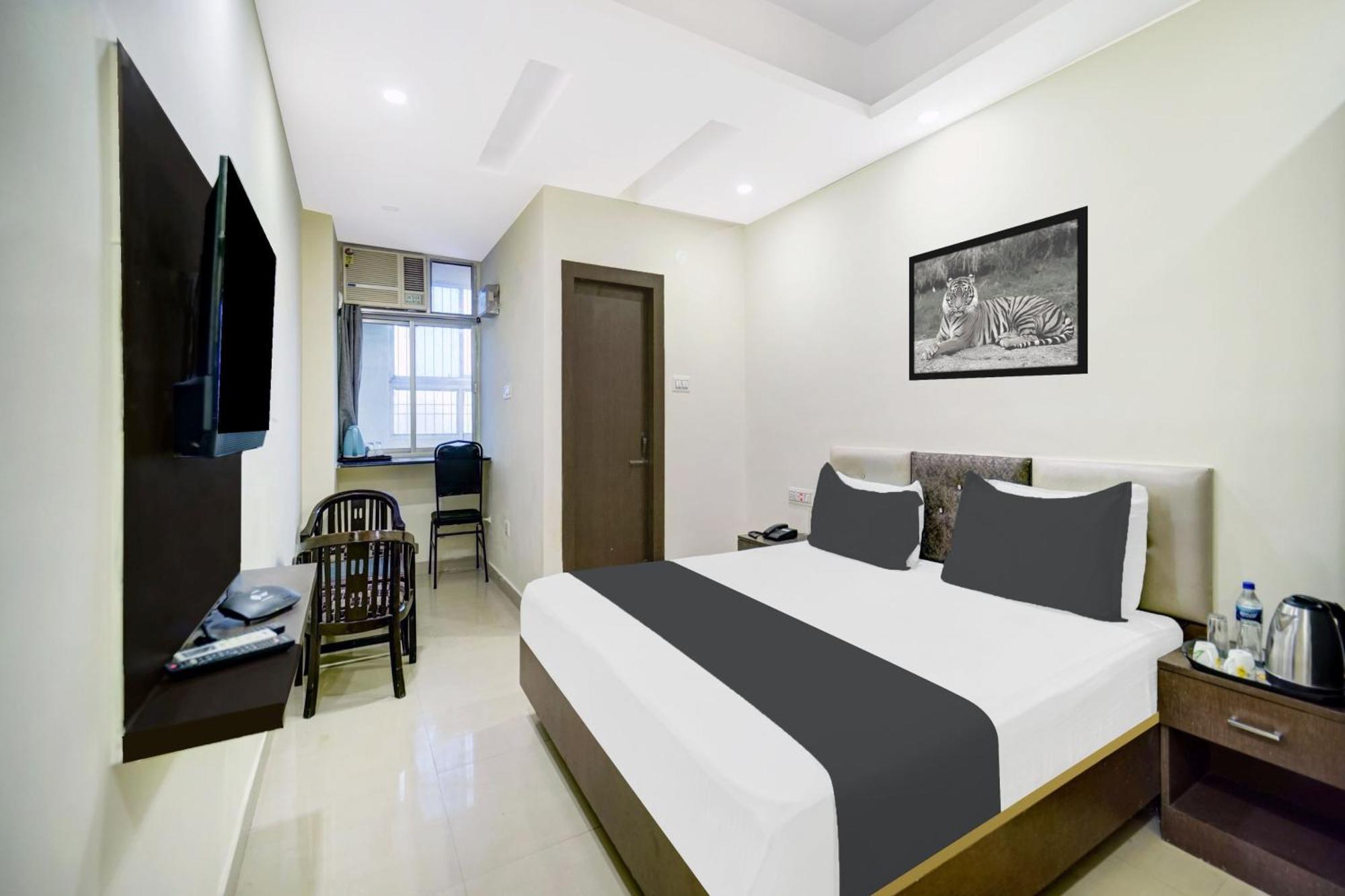 Super Collection O Rajeev Nagar Near Atal Path Formerly Vinayaka 3*