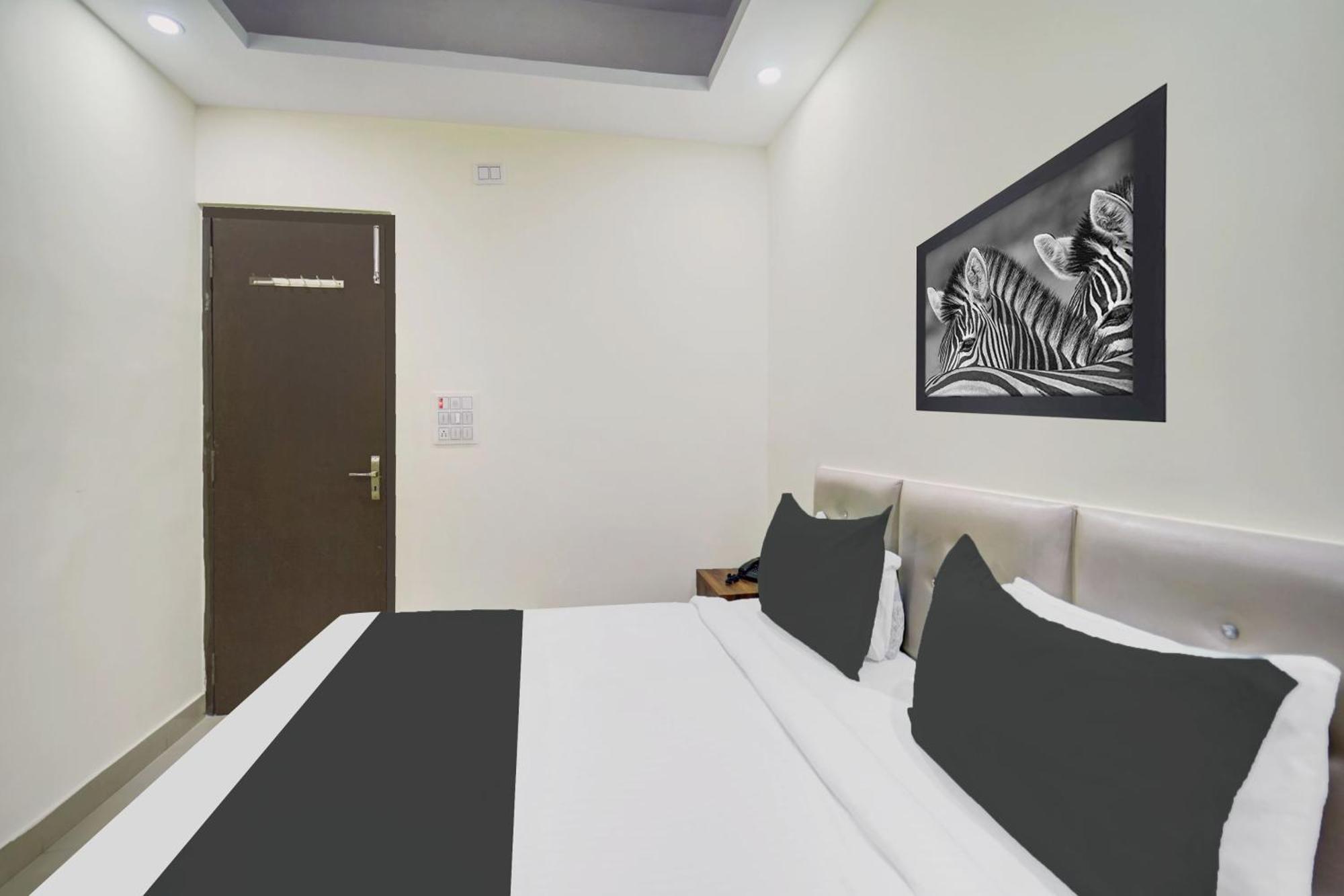 Super Collection O Rajeev Nagar Near Atal Path Formerly Vinayaka Hotel